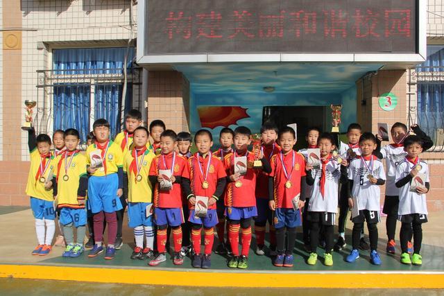 苹果邀请函暗示 iPhone 18 Pro Max 两大新亮点